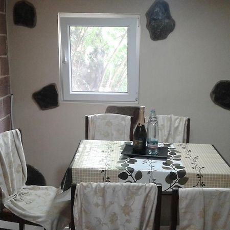 Guest House Nima Borjomi Luaran gambar