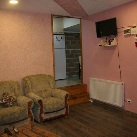 Guest House Nima Borjomi Luaran gambar
