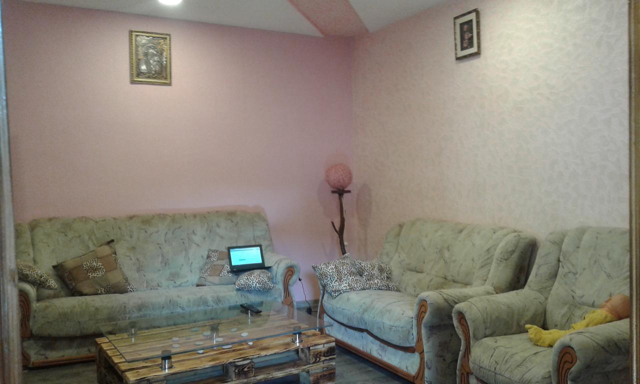 Guest House Nima Borjomi Luaran gambar